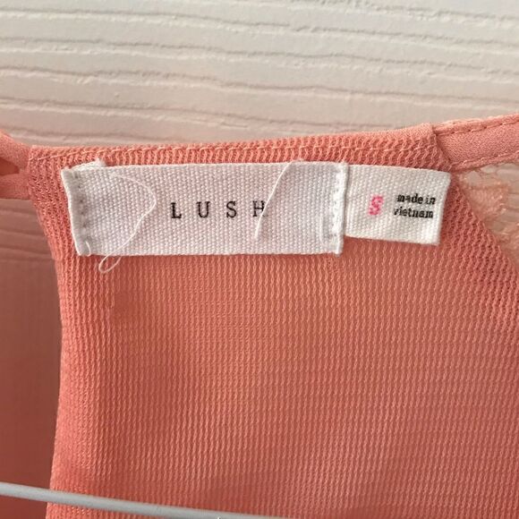 Lush
small peach dress lace detail elastic waist - Picture 3 of 7